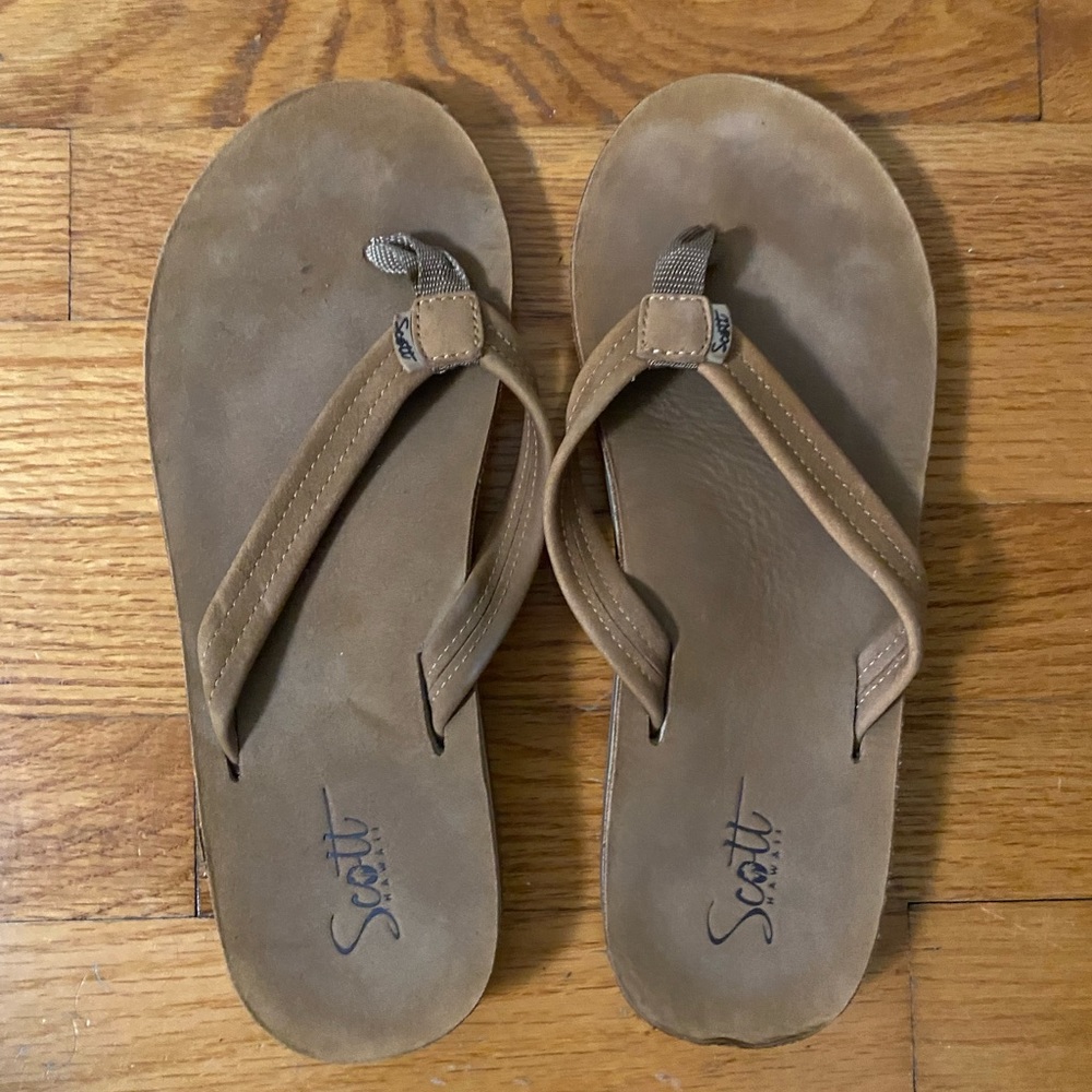 Scott Flip Flops | Tan | Women’s size: 8.5 or 9